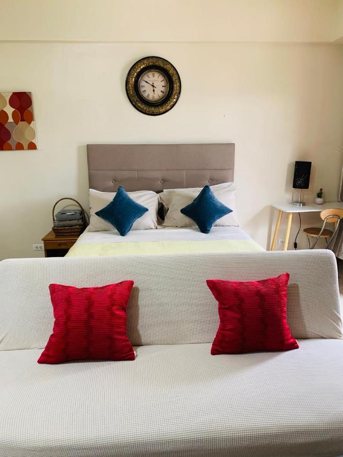 One Palm Tree Villas Condominium - Studio 2Nd Fl With Balcony - Across Terminal 3 Airport Pasay Exteriör bild