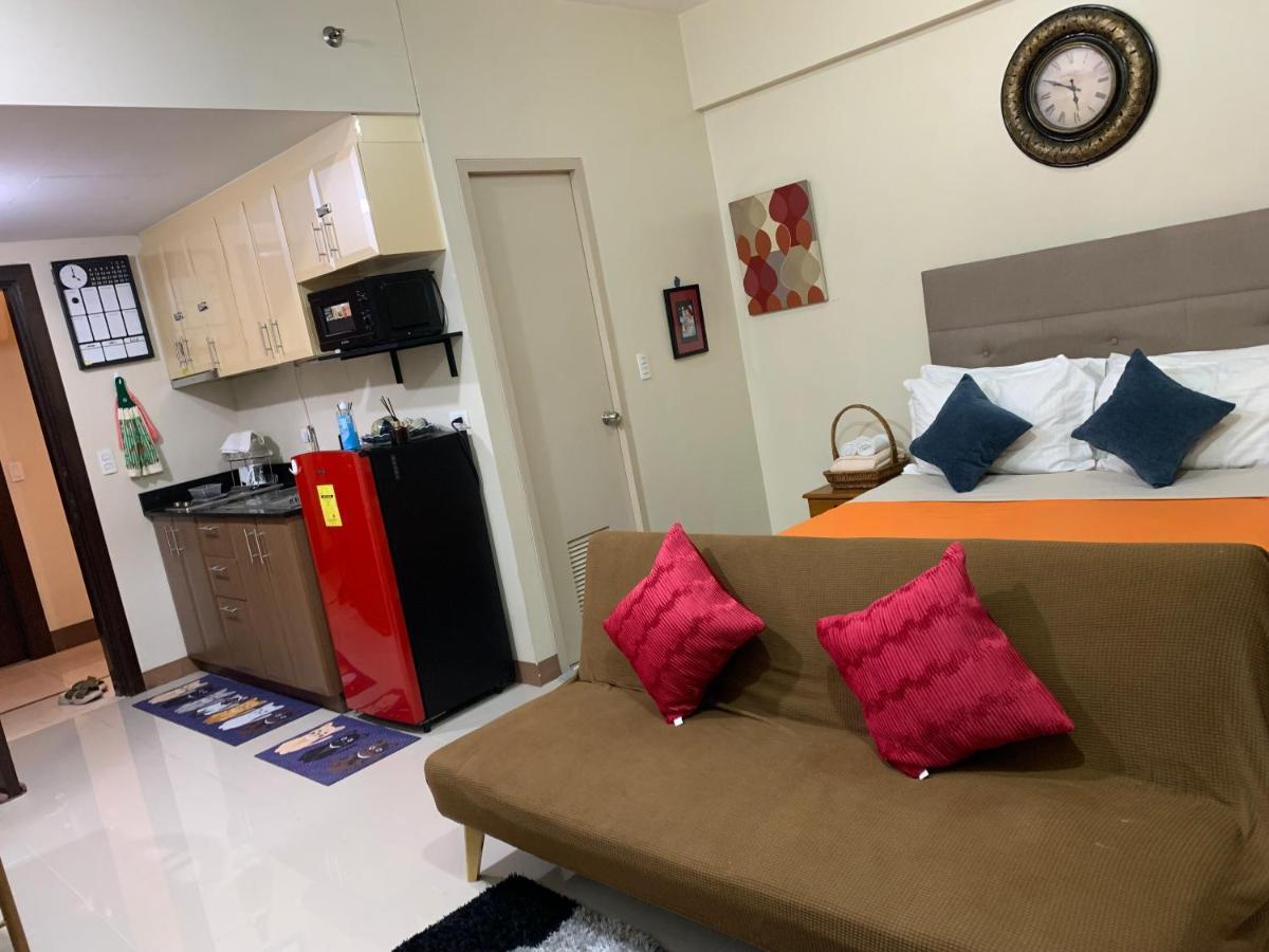 One Palm Tree Villas Condominium - Studio 2Nd Fl With Balcony - Across Terminal 3 Airport Pasay Exteriör bild