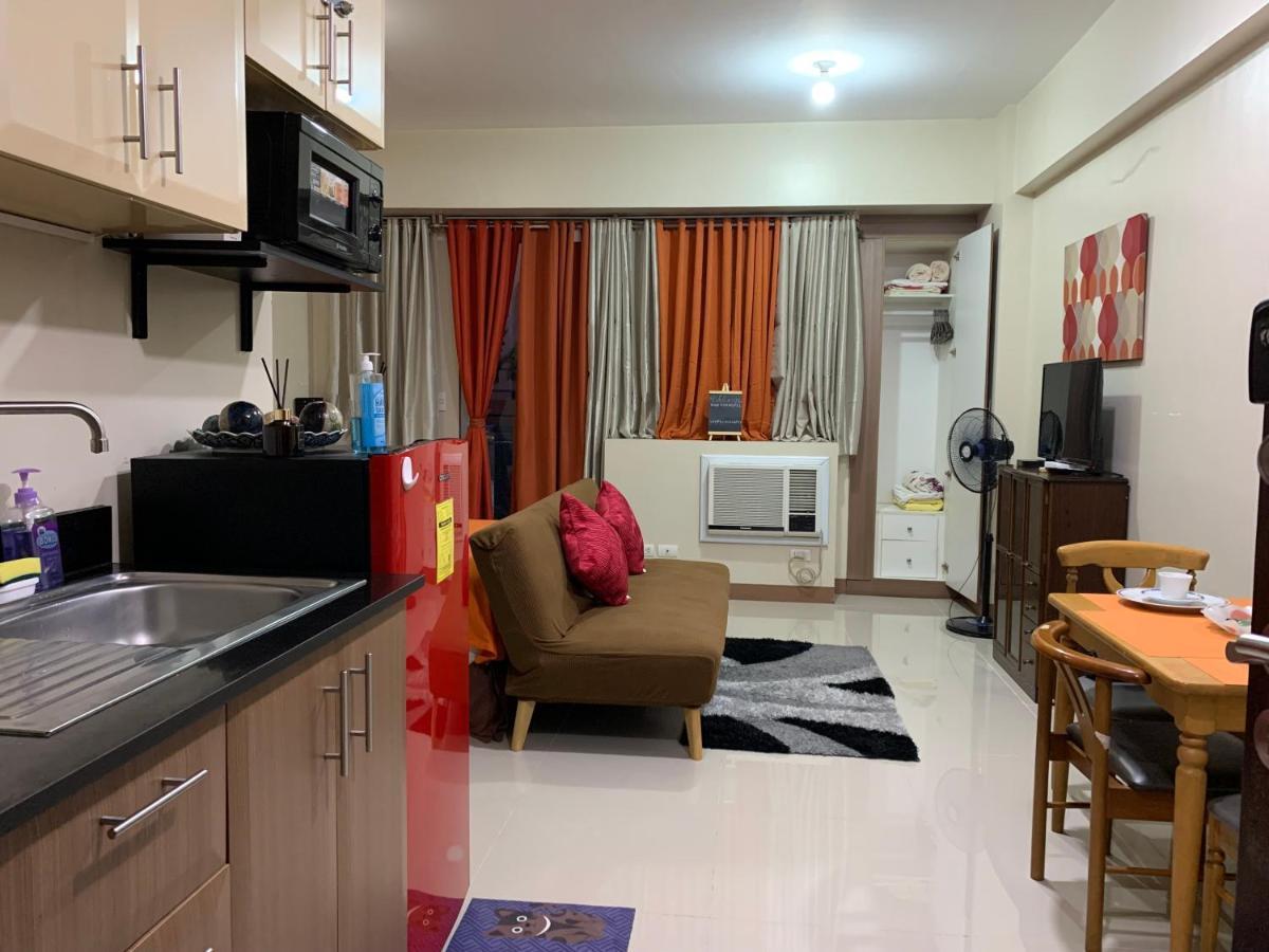 One Palm Tree Villas Condominium - Studio 2Nd Fl With Balcony - Across Terminal 3 Airport Pasay Exteriör bild
