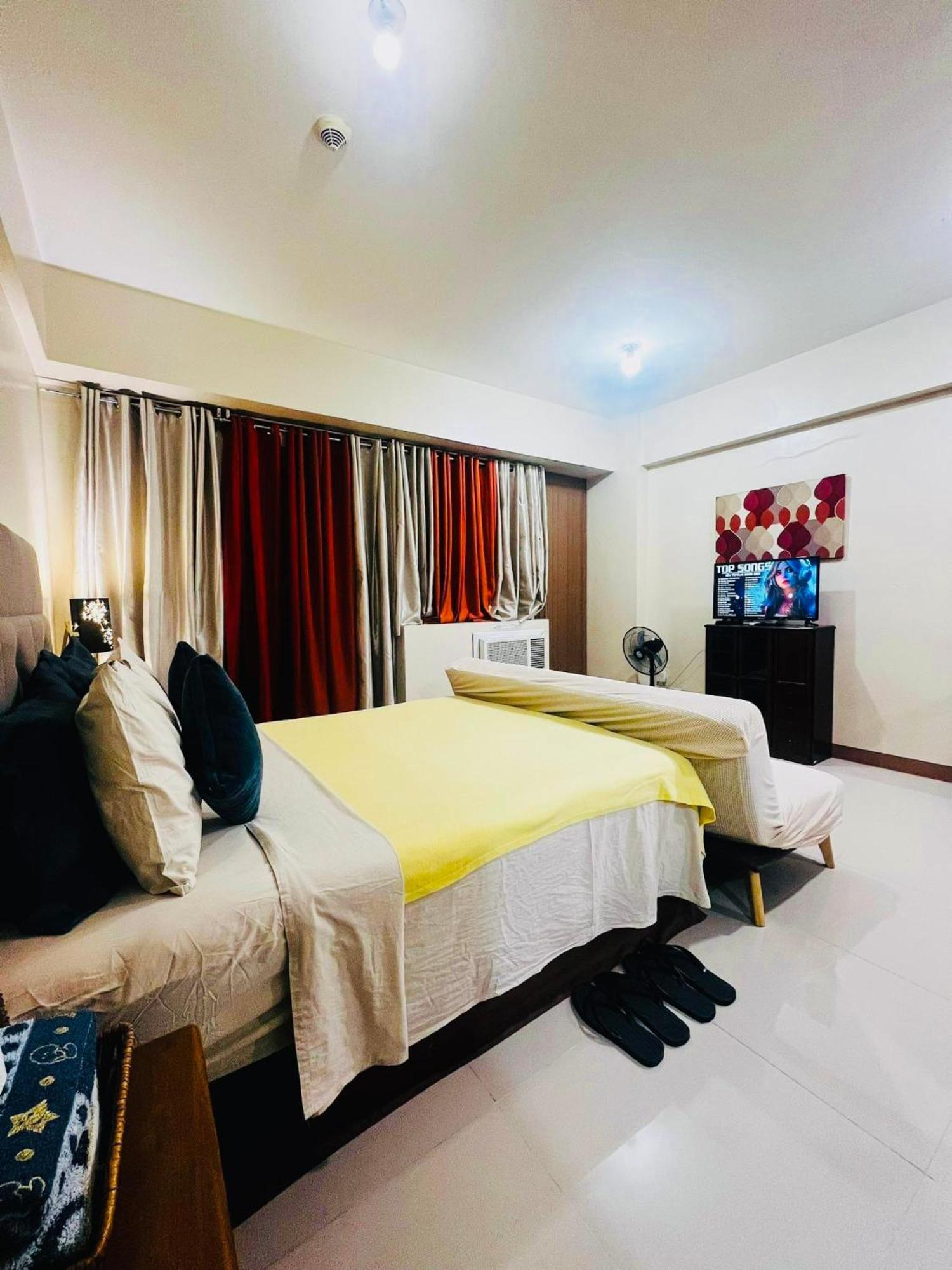 One Palm Tree Villas Condominium - Studio 2Nd Fl With Balcony - Across Terminal 3 Airport Pasay Exteriör bild