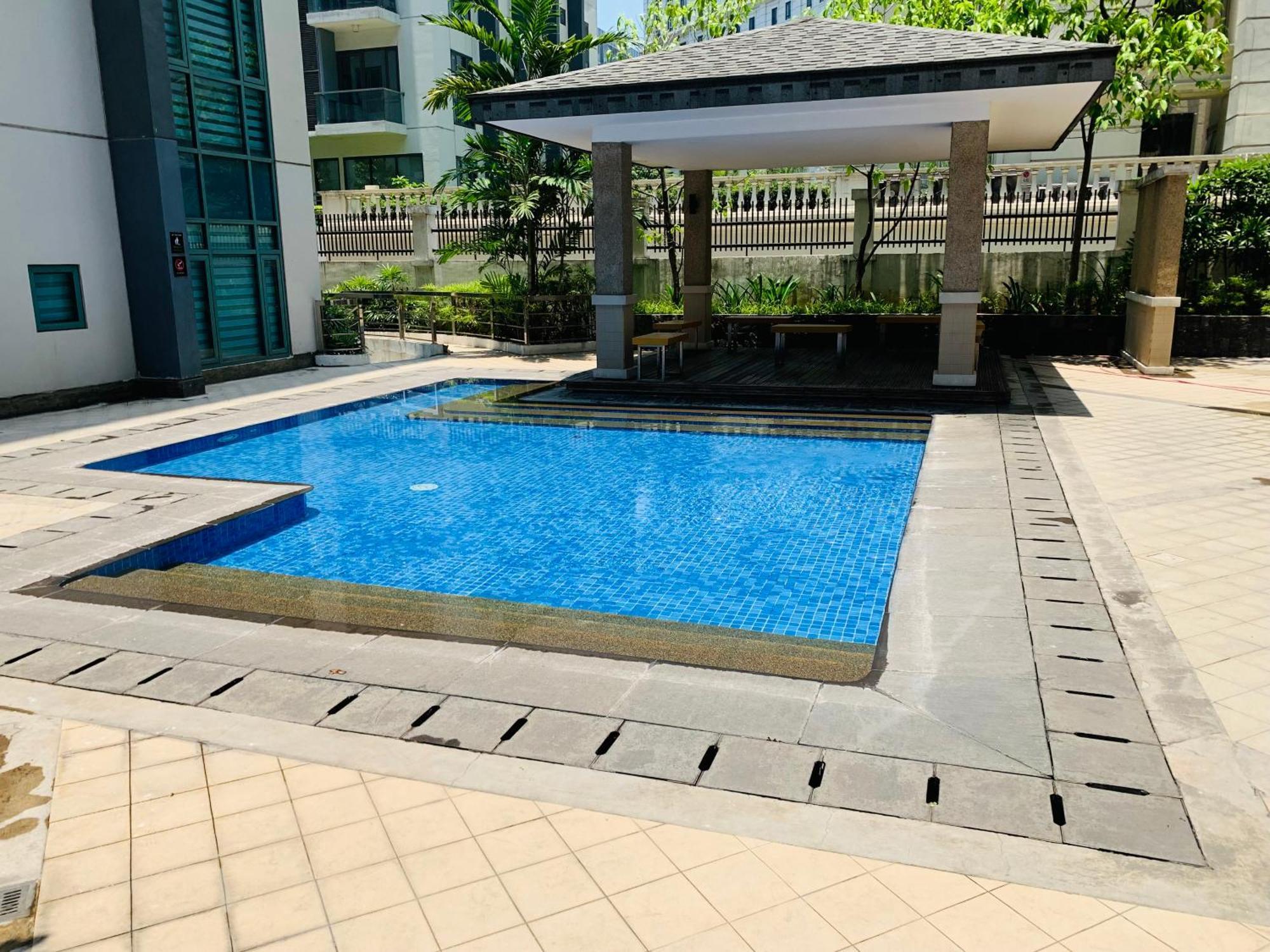 One Palm Tree Villas Condominium - Studio 2Nd Fl With Balcony - Across Terminal 3 Airport Pasay Exteriör bild