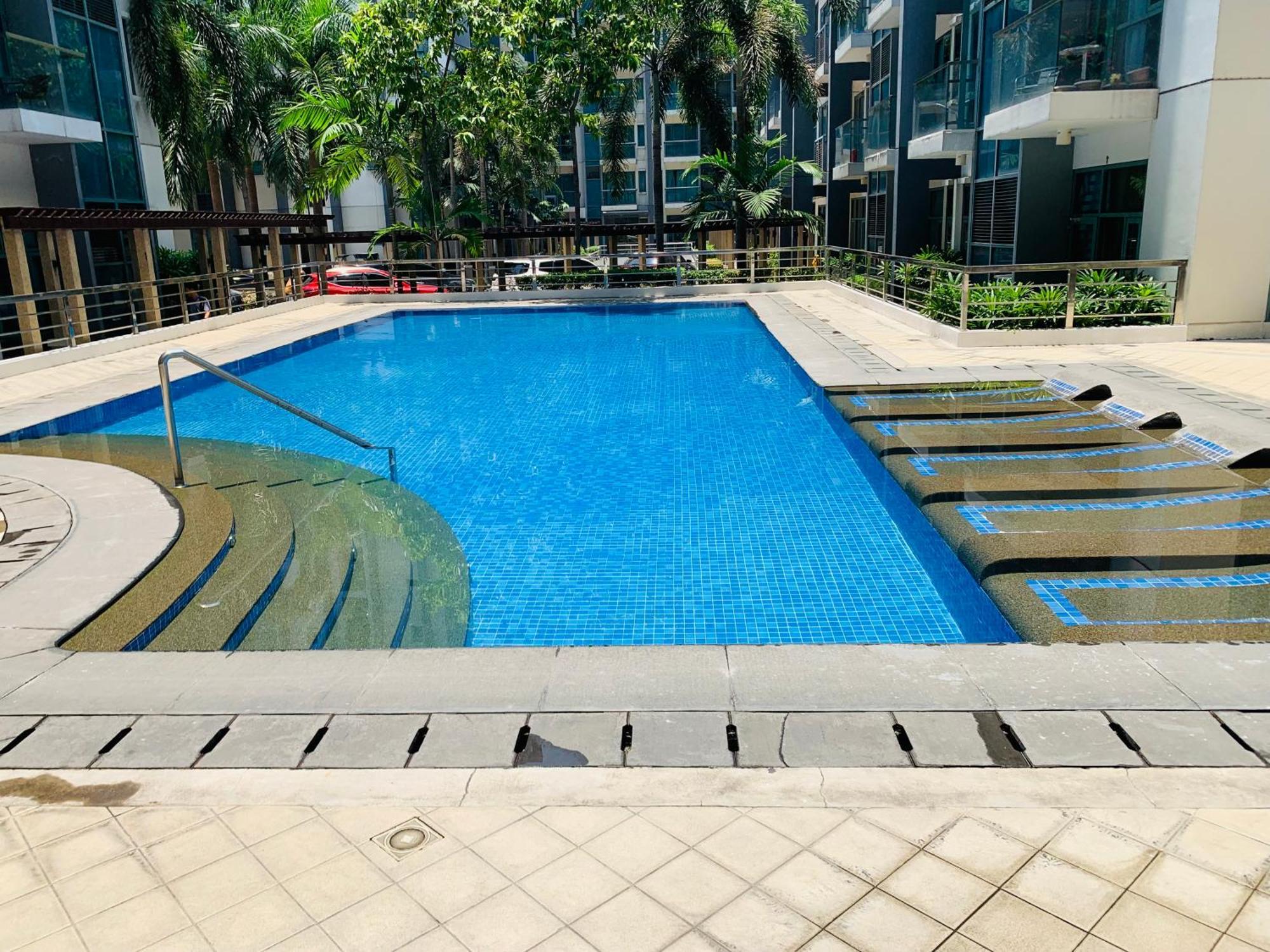 One Palm Tree Villas Condominium - Studio 2Nd Fl With Balcony - Across Terminal 3 Airport Pasay Exteriör bild