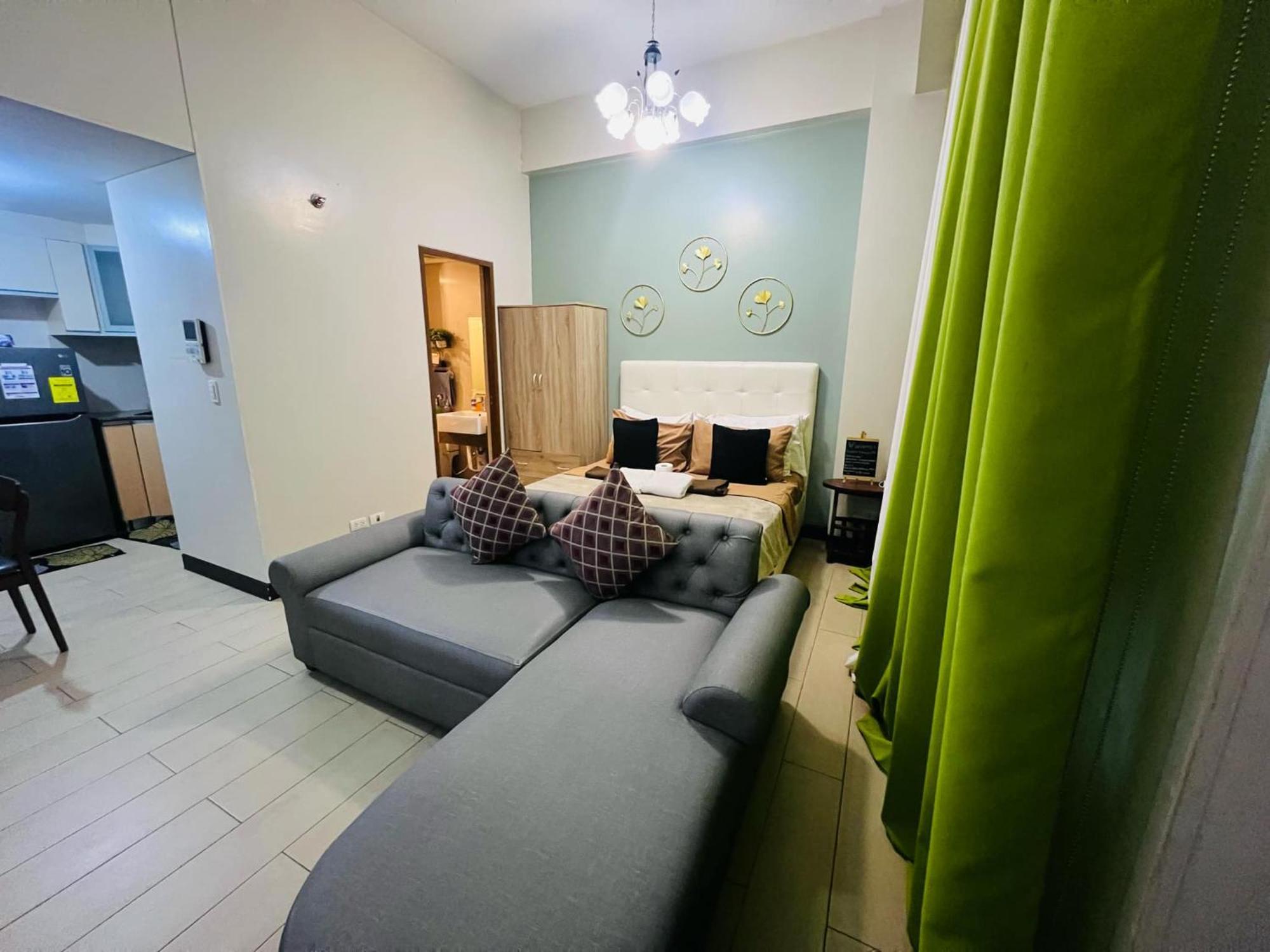 One Palm Tree Villas Condominium - Studio 2Nd Fl With Balcony - Across Terminal 3 Airport Pasay Exteriör bild