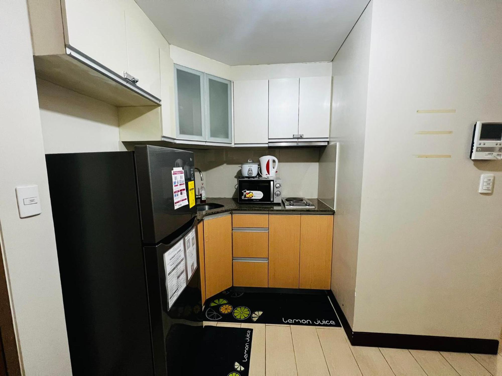 One Palm Tree Villas Condominium - Studio 2Nd Fl With Balcony - Across Terminal 3 Airport Pasay Exteriör bild
