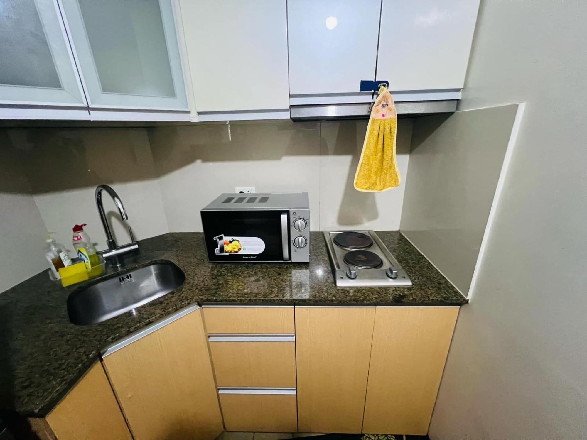 One Palm Tree Villas Condominium - Studio 2Nd Fl With Balcony - Across Terminal 3 Airport Pasay Exteriör bild